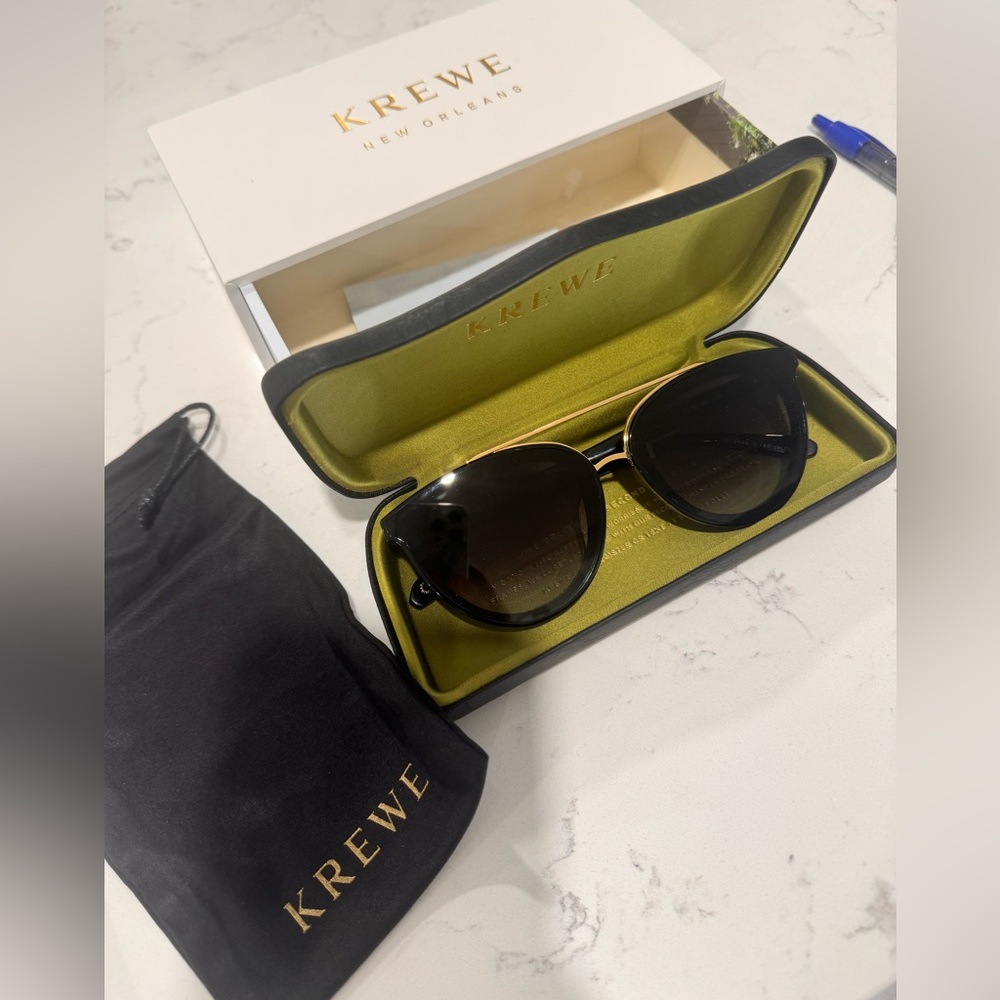 KREWE Women’s sunglasses / classic aviator NEW WITH TAGS